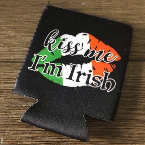 Kiss me I am Irish can holder - Picture 1 of 2